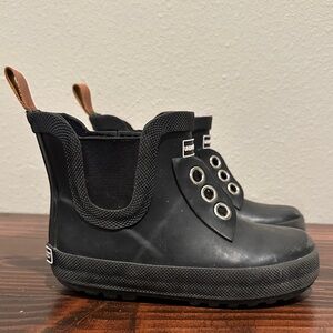 Urban Pines Rain Boots Size: 8